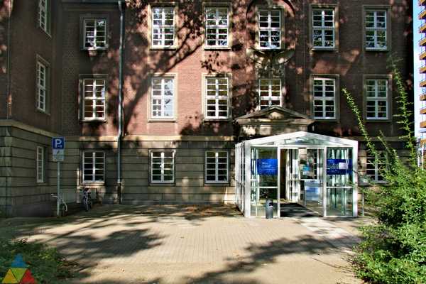 Foto des Gebäudes. Foto des Gebäudes.