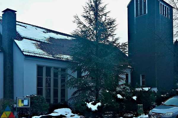 Foto des Gebäudes. Foto des Gebäudes.