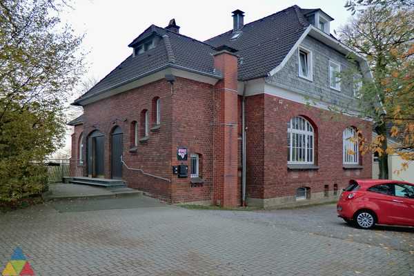 Foto des Gebäudes. Foto des Gebäudes.