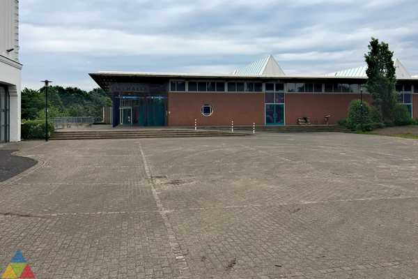 Foto des Gebäudes. Foto des Gebäudes.